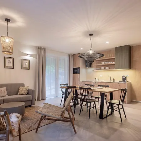 Hranicna S Privatnim Wellness Aparthotel 3*
