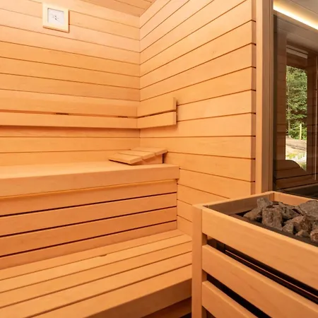 Hranicna S Privatnim Wellness 3*